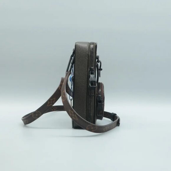 Authentic Louis Vuitton Phone Box Monogram Canvas Shoulder Bag 1258-092124 - Picture 4 of 12